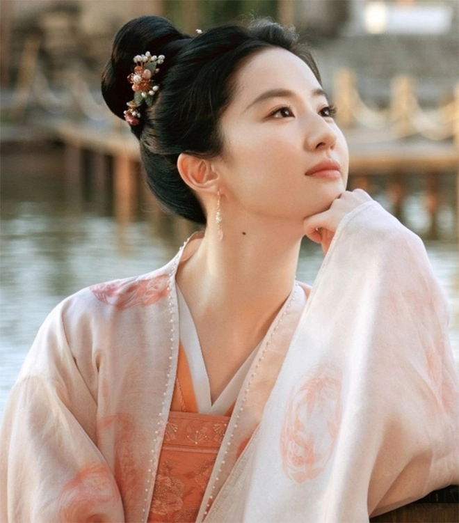 "Bản sao của Lưu Diệc Phi" và thói quen giữ dáng: Vương Sở Nhiên
